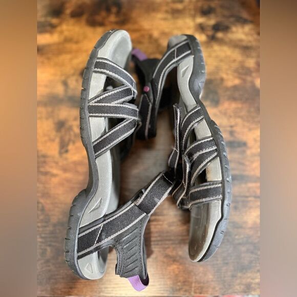 Teva Black sandals size 11 - Picture 6 of 9